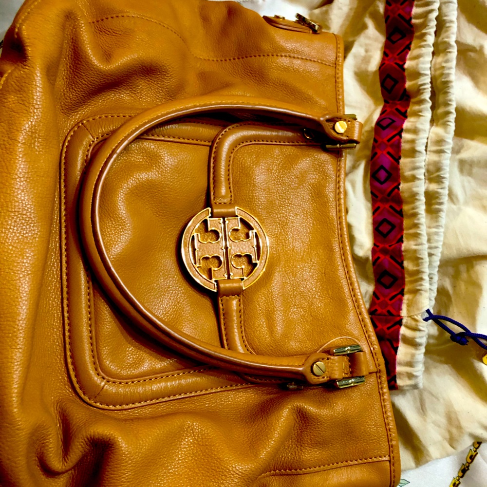 COPY - EUC Camel Tory Burch Shoulder and Crossbod…